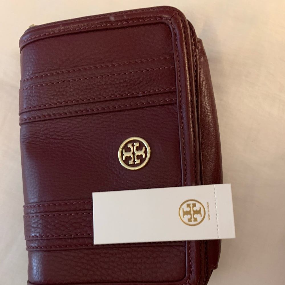 tory burch maroon tiny clutch +cross body chain - Picture 3 of 5
